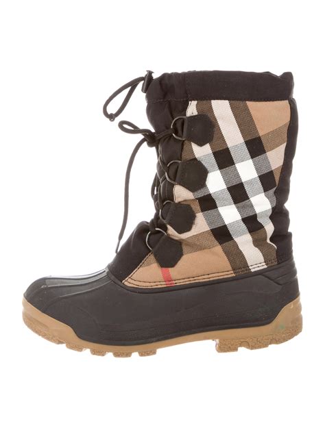 burberry check snow boot|Check Scoot Trek Boots in Furrow .